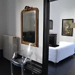 Chateau Les Merles Et Ses Hotel 4*
