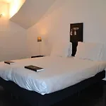 Chateau Les Merles Et Ses 4*