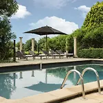 Chateau Les Merles Et Ses Hotell 4*