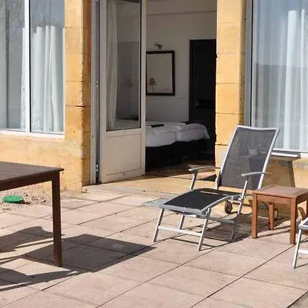 Chateau Les Merles Et Ses Hotel 4*