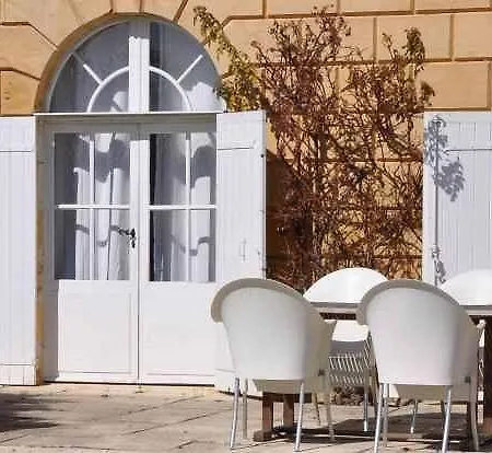 Hotel Chateau Les Merles Et Ses 4*