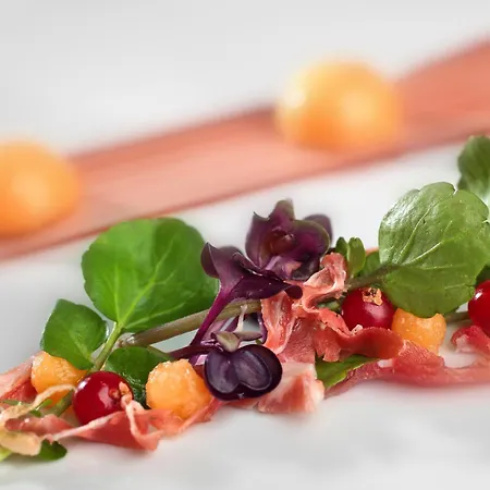 Château Les Merles Et Ses