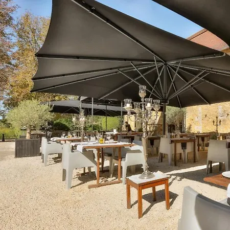 Chateau Les Merles Et Ses Hotel 4*