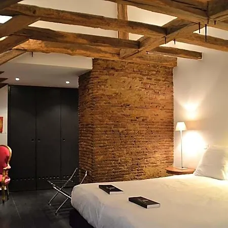 Hotel Château Les Merles Et Ses 4*