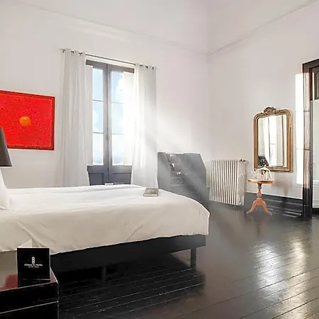 Hotel Château Les Merles Et Ses 4*