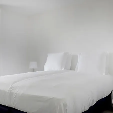 Hotel Château Les Merles Et Ses
