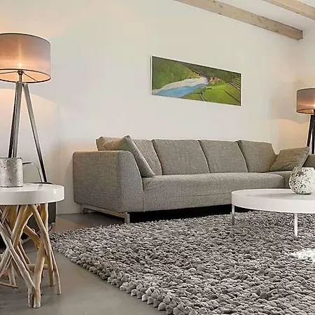 Château Les Merles Et Ses 4*