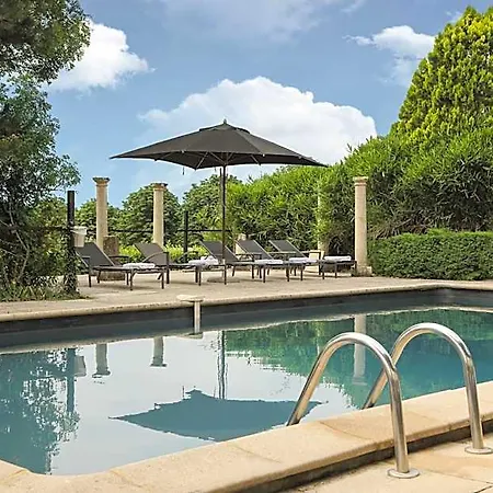 Château Les Merles Et Ses 4*