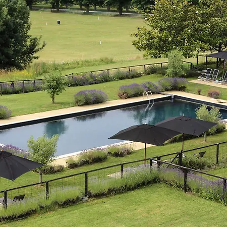 Château Les Merles Et Ses