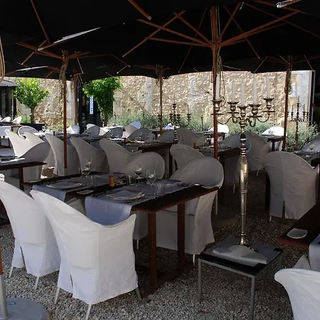 Hotel Château Les Merles Et Ses