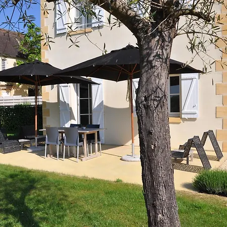 Chateau Les Merles Et Ses 4* Mouleydier