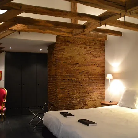 Château Les Merles Et Ses Hotel Mouleydier