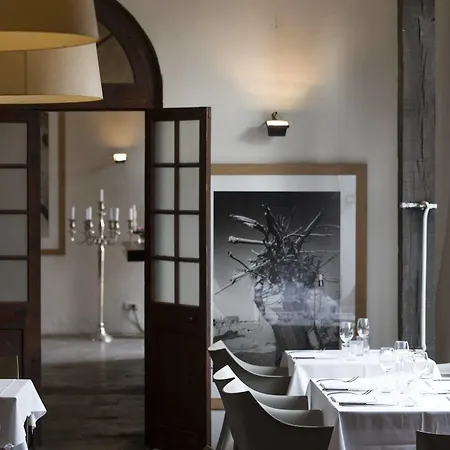 Chateau Les Merles Et Ses Hotel Mouleydier