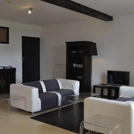 Château Les Merles Et Ses Hotel 4*