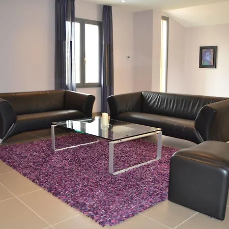 Hotel Château Les Merles Et Ses