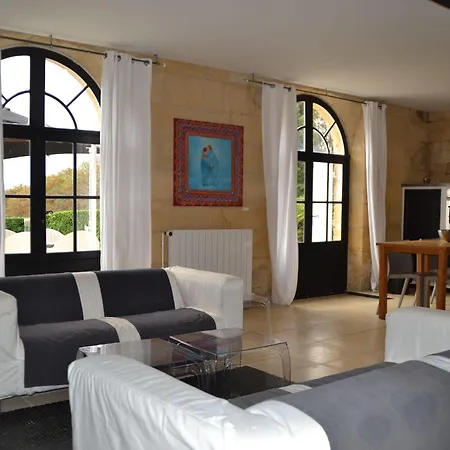 Chateau Les Merles Et Ses Hotel 4*