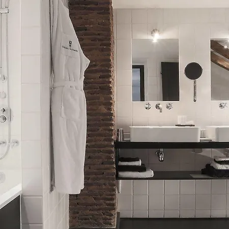 Hotel Château Les Merles Et Ses