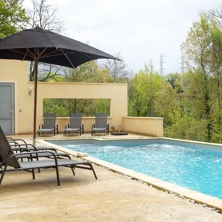 Château Les Merles Et Ses