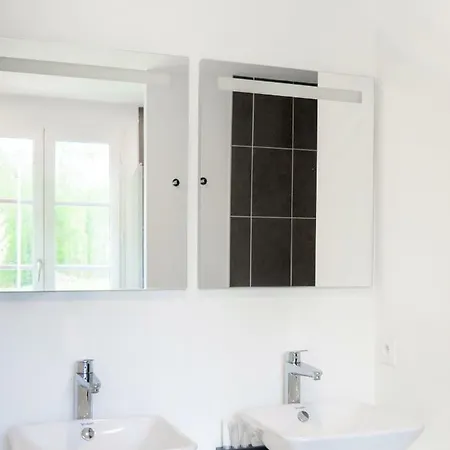 Hotel Château Les Merles Et Ses