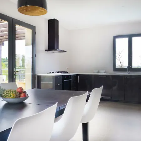 Château Les Merles Et Ses Hotel Mouleydier