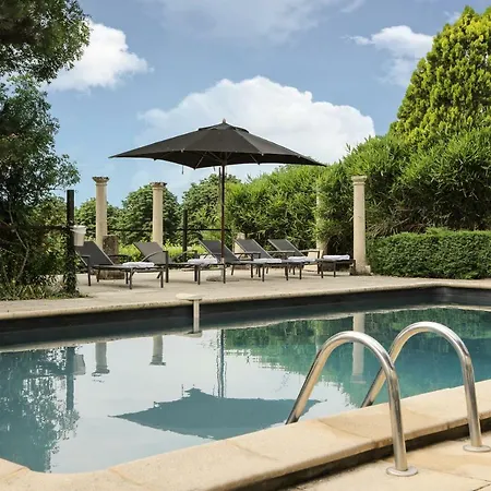 Chateau Les Merles Et Ses Hotel 4*