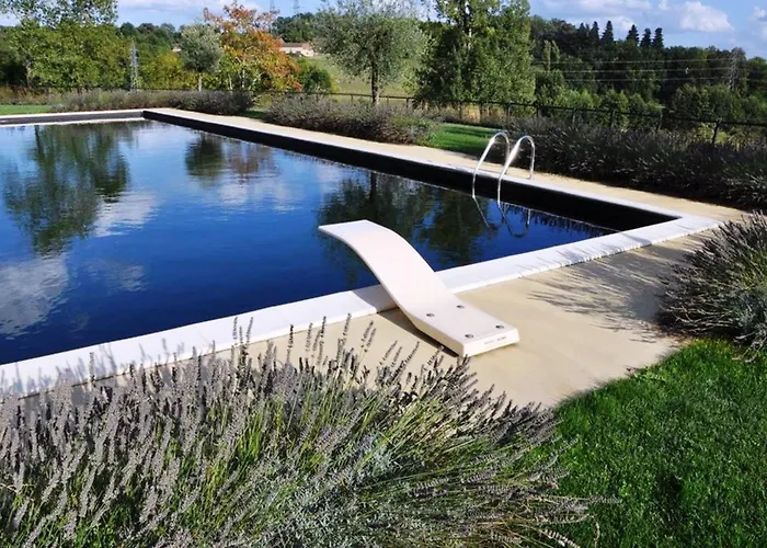 Chateau Les Merles Et Ses Mouleydier