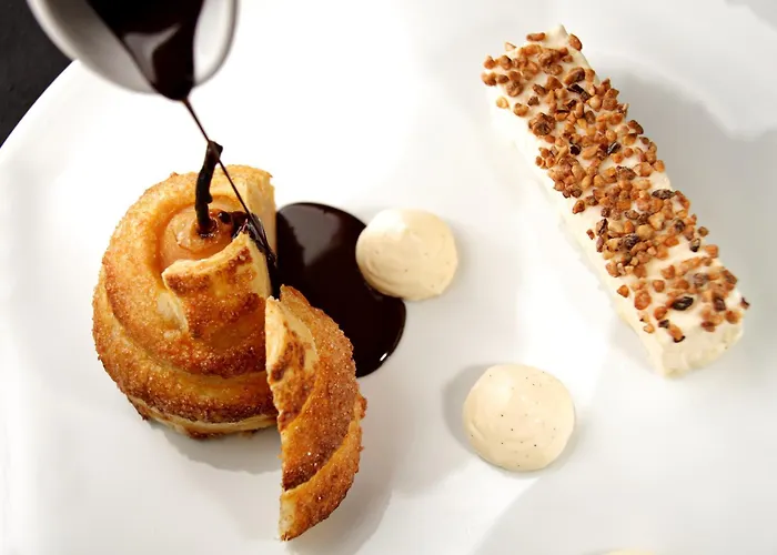 Chateau Les Merles Et Ses Hotel Mouleydier