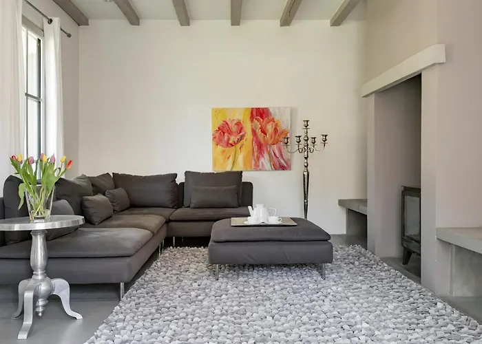 Chateau Les Merles Et Ses 4* Mouleydier