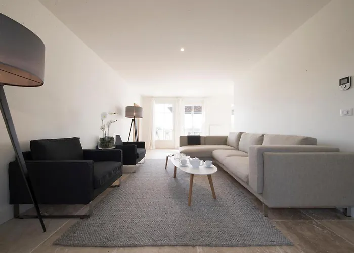 Hotel Chateau Les Merles Et Ses