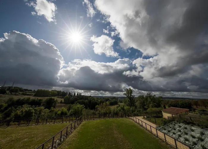 Chateau Les Merles Et Ses 4*