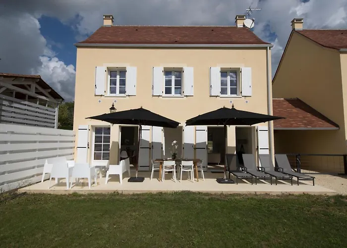 Chateau Les Merles Et Ses