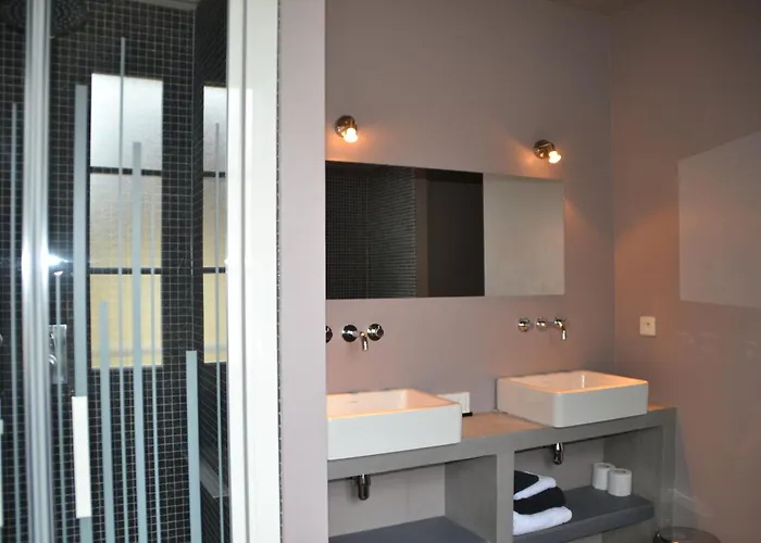 Chateau Les Merles Et Ses Hotel Mouleydier