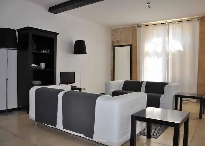 Chateau Les Merles Et Ses 4* Mouleydier