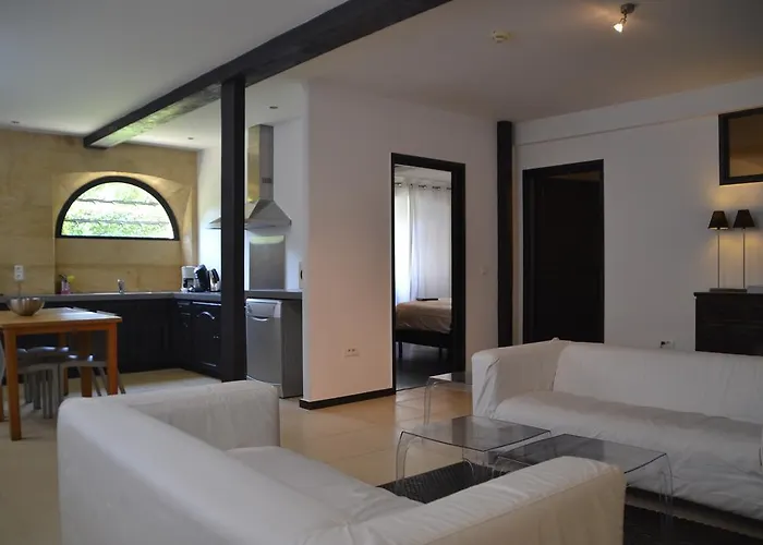 Hotel Chateau Les Merles Et Ses