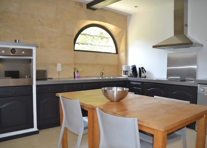 Chateau Les Merles Et Ses Hotel 4*