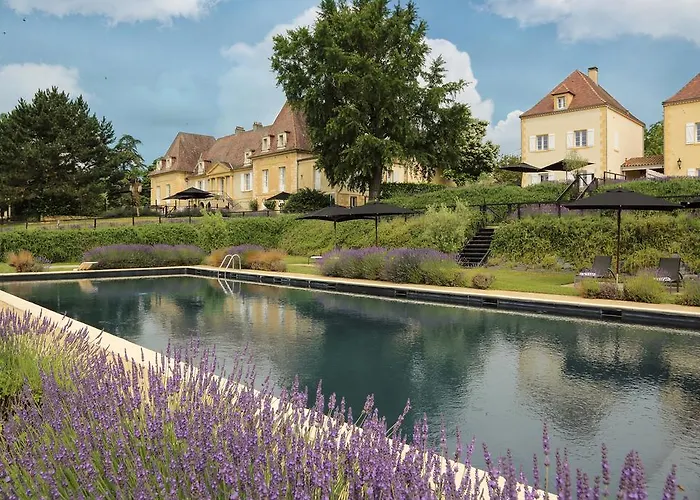 Chateau Les Merles Et Ses 4* Mouleydier