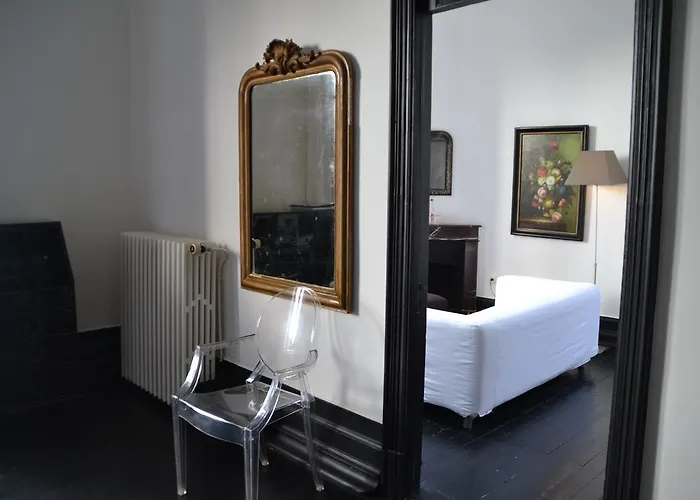 Chateau Les Merles Et Ses Hotel 4*