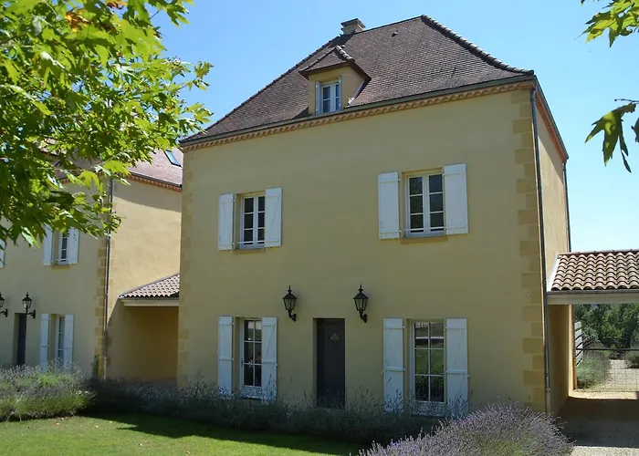 Chateau Les Merles Et Ses Hotel