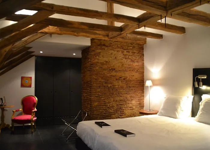 Chateau Les Merles Et Ses Hotel Mouleydier