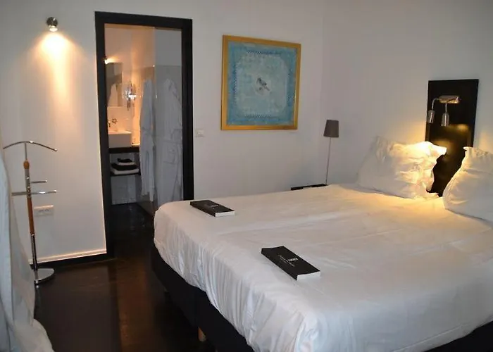 Chateau Les Merles Et Ses Hotel Mouleydier