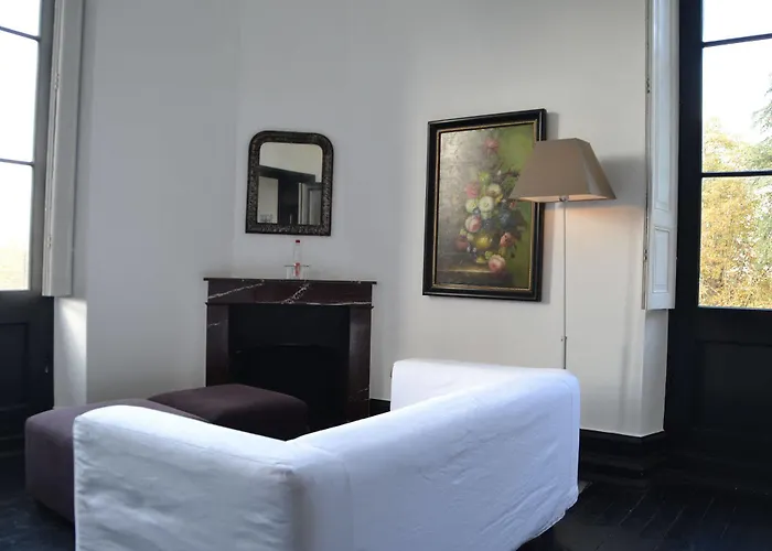 Chateau Les Merles Et Ses Hotel 4*