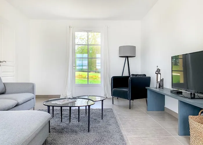 Hotel Chateau Les Merles Et Ses 4*