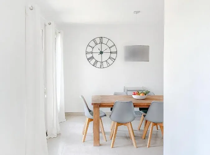 Chateau Les Merles Et Ses Hotel 4*